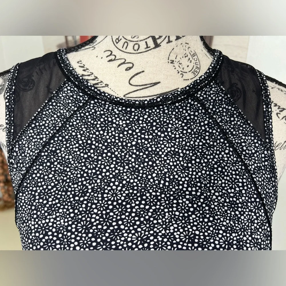 Lululemon Sculpt Tank (Freckle Flower Black White / Black)